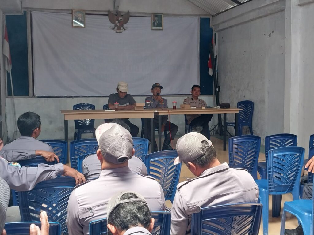 2025.11.28-Rakor-Linmas-Sumbung-6-1024x768 Kegiatan Linmas Desa Sumbung