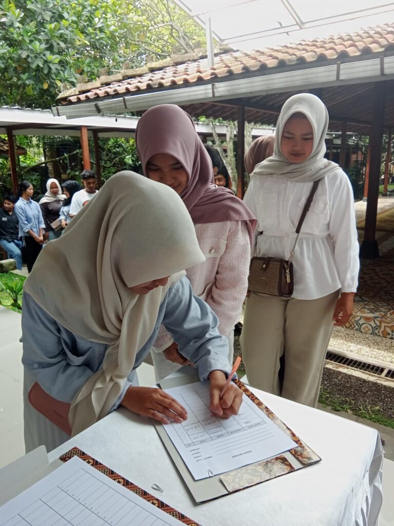 2025.11.22-Sosialisasi-DRPPA-Senthong-Jawi-1-768x1024 Promosi Kesehatan dan Sosialisasi Pencegahan AIDS